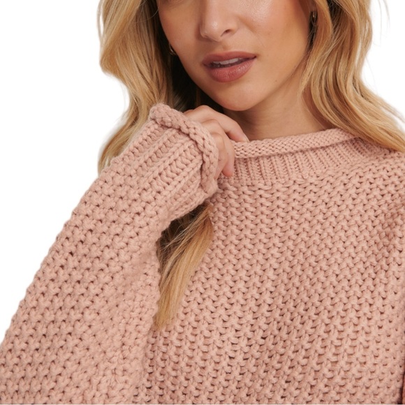 NA-KD Pale Pink Cropped High Neck Chunky Waffle Knit Oversized Pullover Sweater - Picture 3 of 9